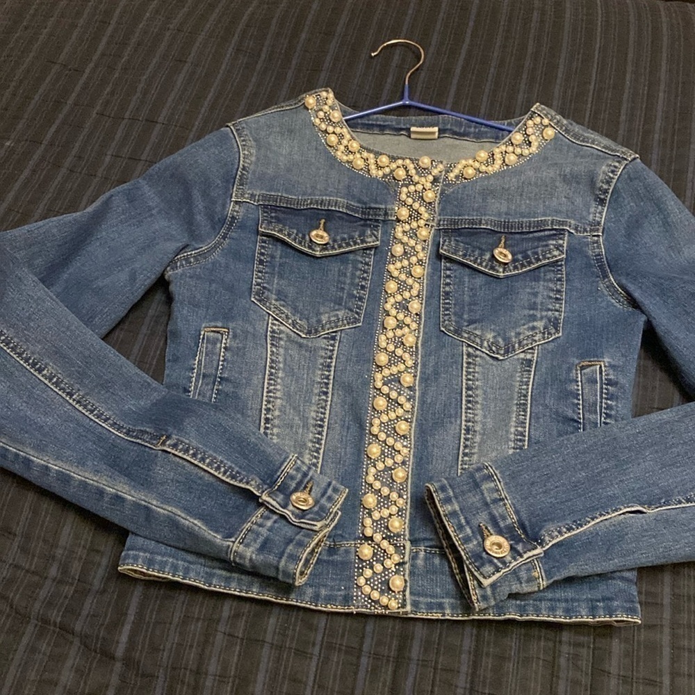 Denim‎ jacket. Faux pearl decoration.